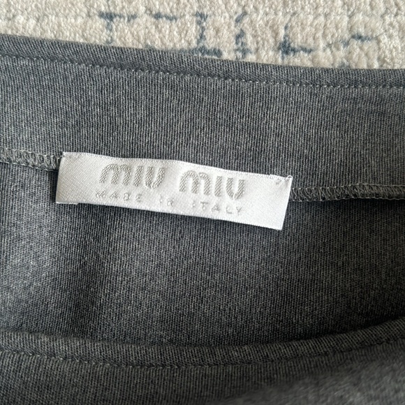 Miu Miu large A-line gray knit wool short skirt. Made in Italy. - Picture 6 of 7